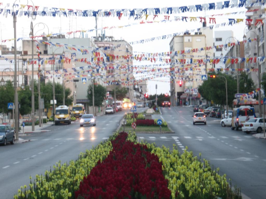 Apartments Petah Tiqwa - Bar Kochva Street Petach Tikva Exterior photo